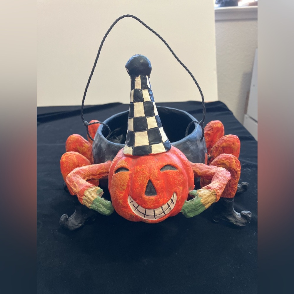 Retro Vintage Inspired spider Pumpkin Halloween Bucket